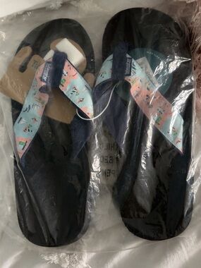 Tidewater Navy Printed Fabric Strap Flip-Flop Sandals